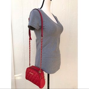 ALDO♦️ Diamond Quilted Chain-linked Crossbody Purse, Red/ Gold